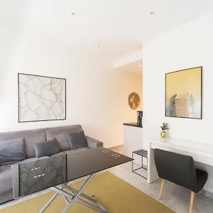  Appartement Lovely Renovated 45m2 In The Hearth Of